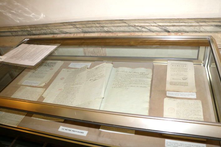 Une image contenant intérieur, mur, armoire
Description générée automatiquement