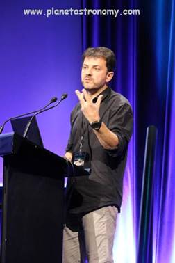 Une image contenant personne, homme, intérieur, debout
Description générée automatiquement