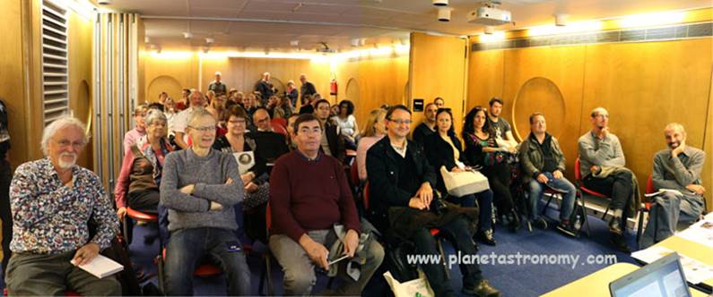 Une image contenant intérieur, personne, plafond, mur
Description générée automatiquement