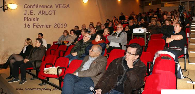 Une image contenant personne, intérieur, plafond
Description générée automatiquement