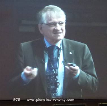 Une image contenant personne, homme, cravate, complet
Description générée automatiquement