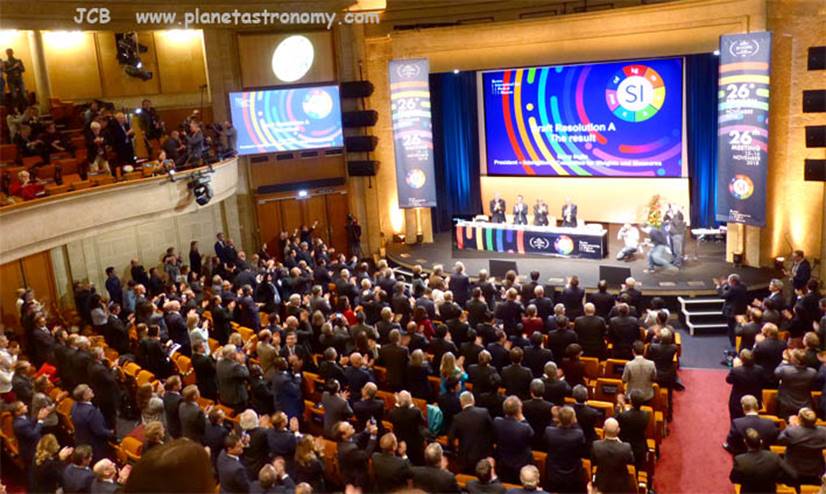 Une image contenant intérieur, personne, auditorium
Description générée automatiquement