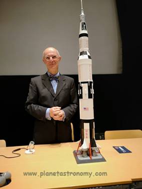 Une image contenant intérieur, mur, table, personne
Description générée automatiquement