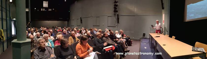 Une image contenant personne, intérieur, mur
Description générée automatiquement