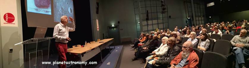 Une image contenant intérieur, mur, table, personne
Description générée automatiquement