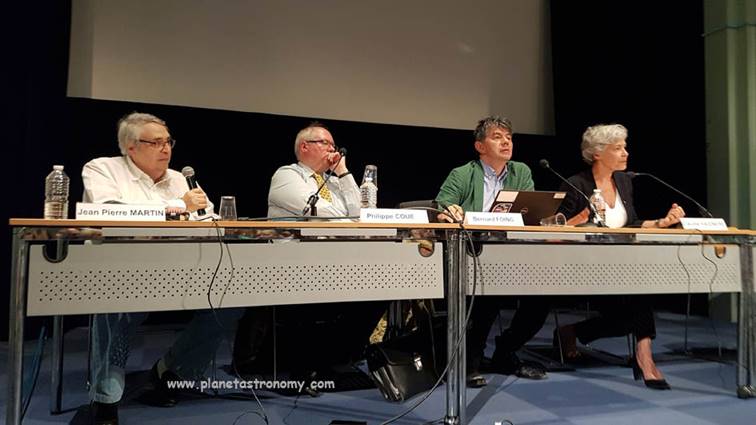 Une image contenant personne, plancher, intérieur, mur
Description générée automatiquement