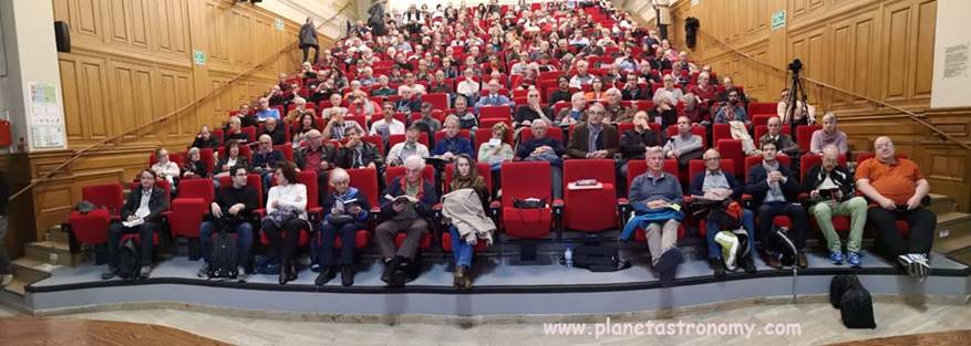 Une image contenant personne, extérieur, route
Description générée automatiquement