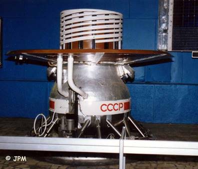 Une image contenant int�rieur, b�timent, table, assis

Description g�n�r�e automatiquement