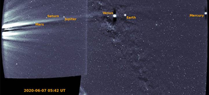 Une image contenant texte, ciel nocturne

Description g�n�r�e automatiquement