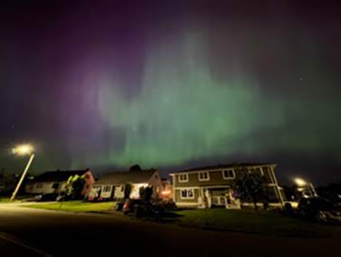 Une image contenant plein air, ciel, aurore, nuit

Description g�n�r�e automatiquement