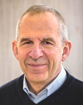 Une image contenant Visage humain, personne, habits, sourire
Le contenu généré par l’IA peut être incorrect.