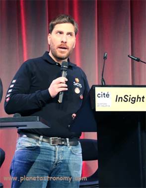 Une image contenant personne, int�rieur, musique, debout

Description g�n�r�e automatiquement