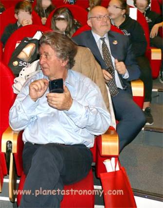 Une image contenant personne, int�rieur

Description g�n�r�e automatiquement