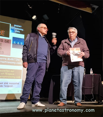 Une image contenant texte, personne, plafond

Description g�n�r�e automatiquement