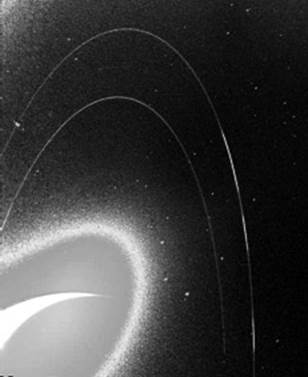 Une image contenant noir, espace, noir et blanc, cercle

Description gnre automatiquement