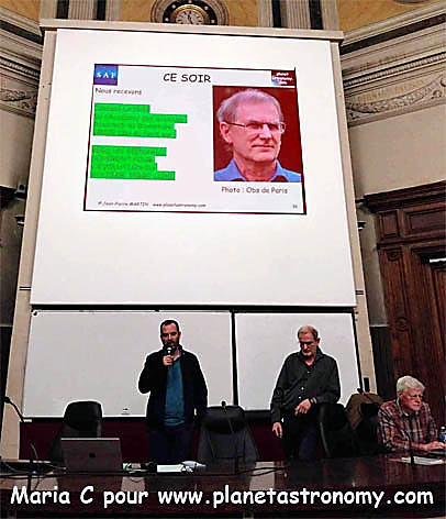 Une image contenant texte, homme, Visage humain, habits
Description générée automatiquement