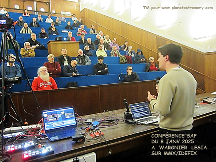 Une image contenant texte, intrieur, habits, personne

Description gnre automatiquement