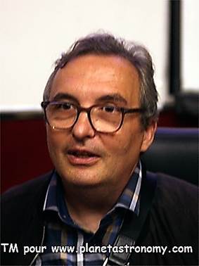 Une image contenant Visage humain, habits, personne, Front

Description gnre automatiquement