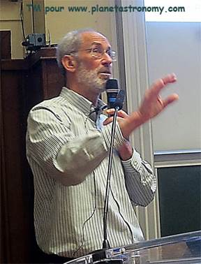 Une image contenant microphone, habits, personne, Visage humain

Le contenu gnr par lIA peut tre incorrect.