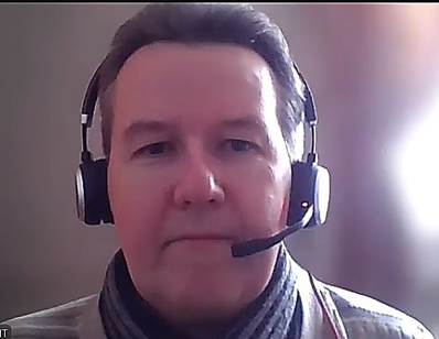 Une image contenant Casques, Visage humain, personne, casque

Description gnre automatiquement